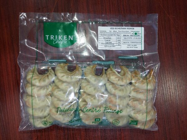 Triken Veg Schezwan Momos